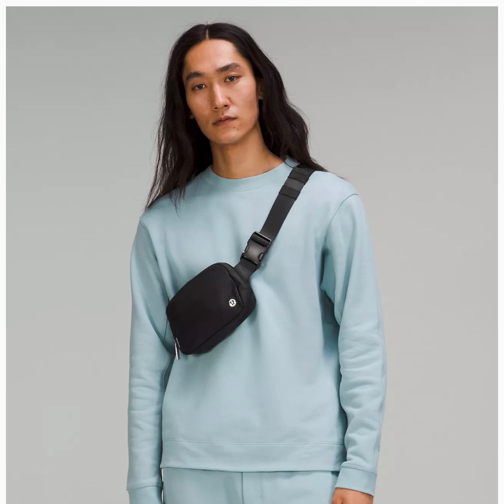 BRAND NEW W TAGS: everywhere belt bag 1L